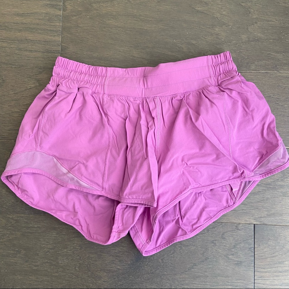 Lululemon Hotty Hot 2.5’’ LR Magenta Glow